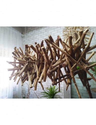 Żyrandol "Jeż" wykonany z drewnianych gałęzi do restauracji
