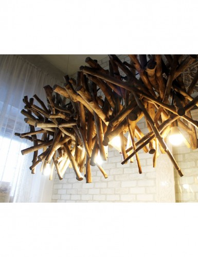 Żyrandol "Jeż" wykonany z drewnianych gałęzi na bar