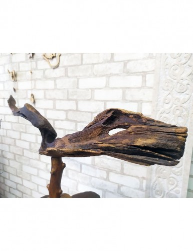 Holzskulptur „Drache“ für den Innenraum einer Zoohandlung