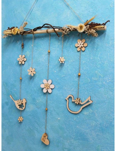Wanddekoration „Holzvögel auf einem Ast mit Blumen“